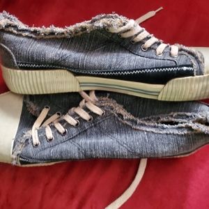 Men's canvas shoes